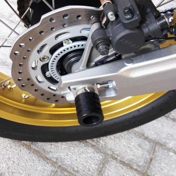 Swingarm protector compatible with Honda CRF1000L Africa Twin 2015-2020